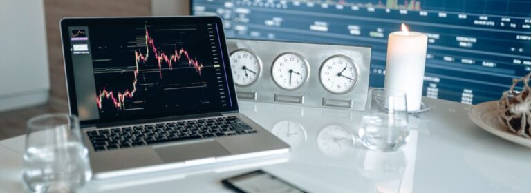 Telas comparando o tipo de copy scalper, day trader e swing trader em gráficos