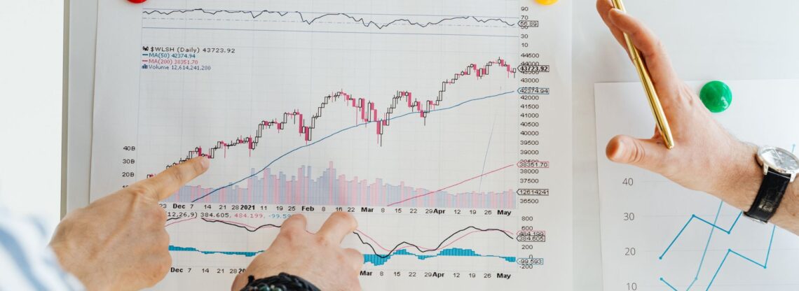 Gráficos mostrando descorrelação no copy trade e diversificação de carteira
