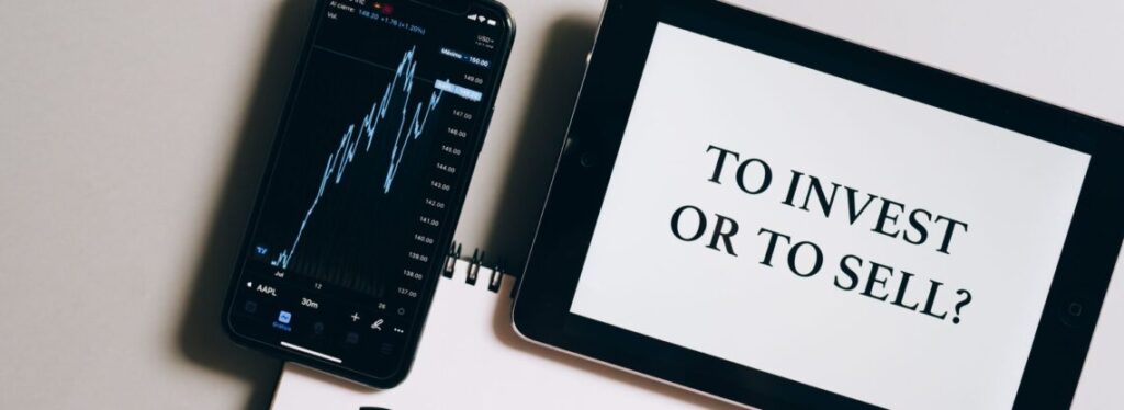 Investidor comparando CopyFX ou PAMM para escolher o modelo de copy trade