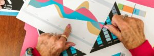 Gráficos sobrepostos ilustrando a correlação entre copy traders em uma carteira